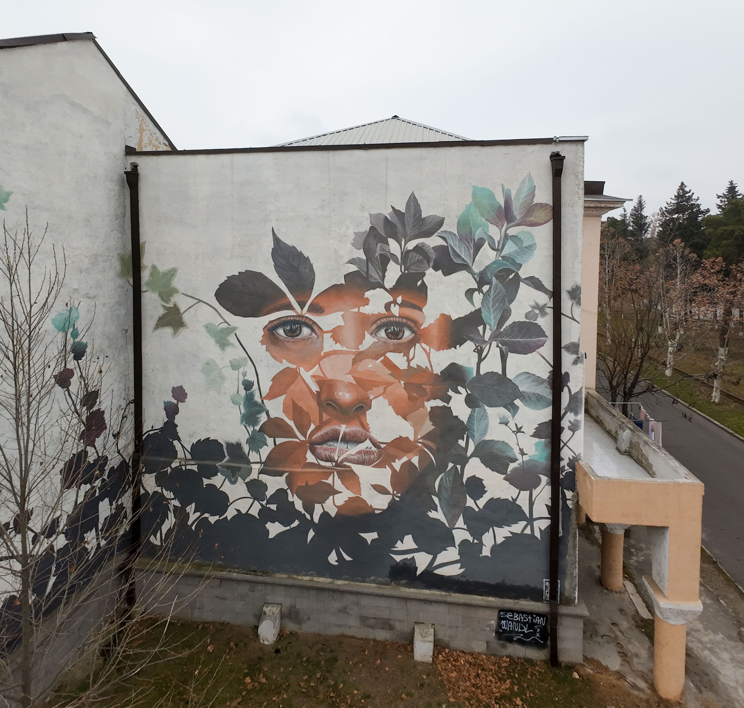 Girl in Nature - Wandal