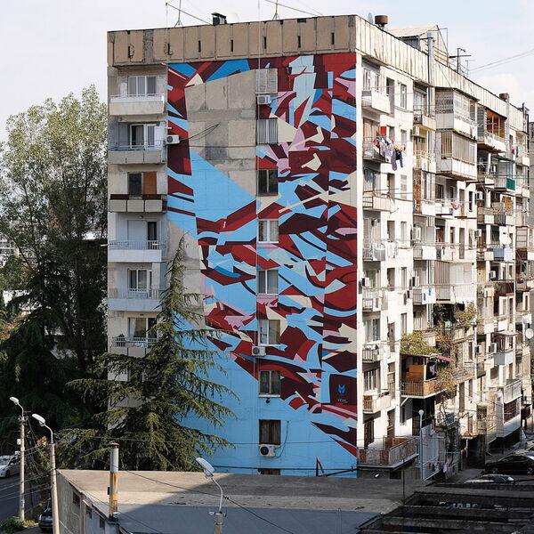 2019_09_28-tbilisi-vake-red-lightblue-kera-tmf-portrait.jpg