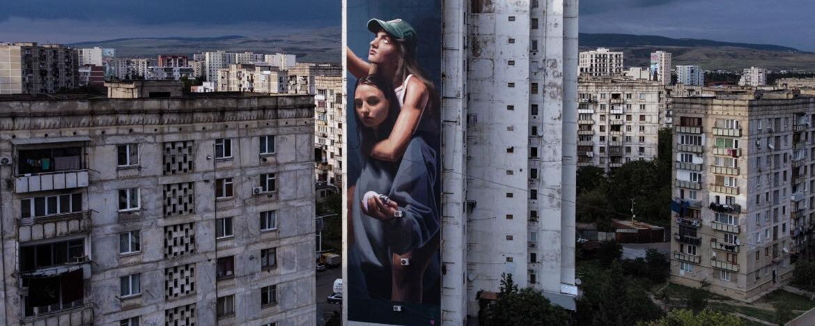 Changing the Bulb - Slim Safont, & Wedo Goás