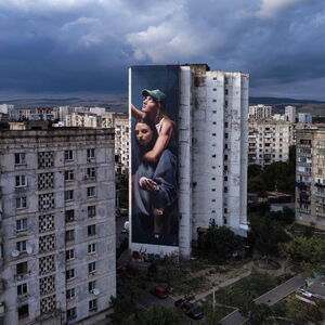 Changing the Bulb - Slim Safont, & Wedo Goás